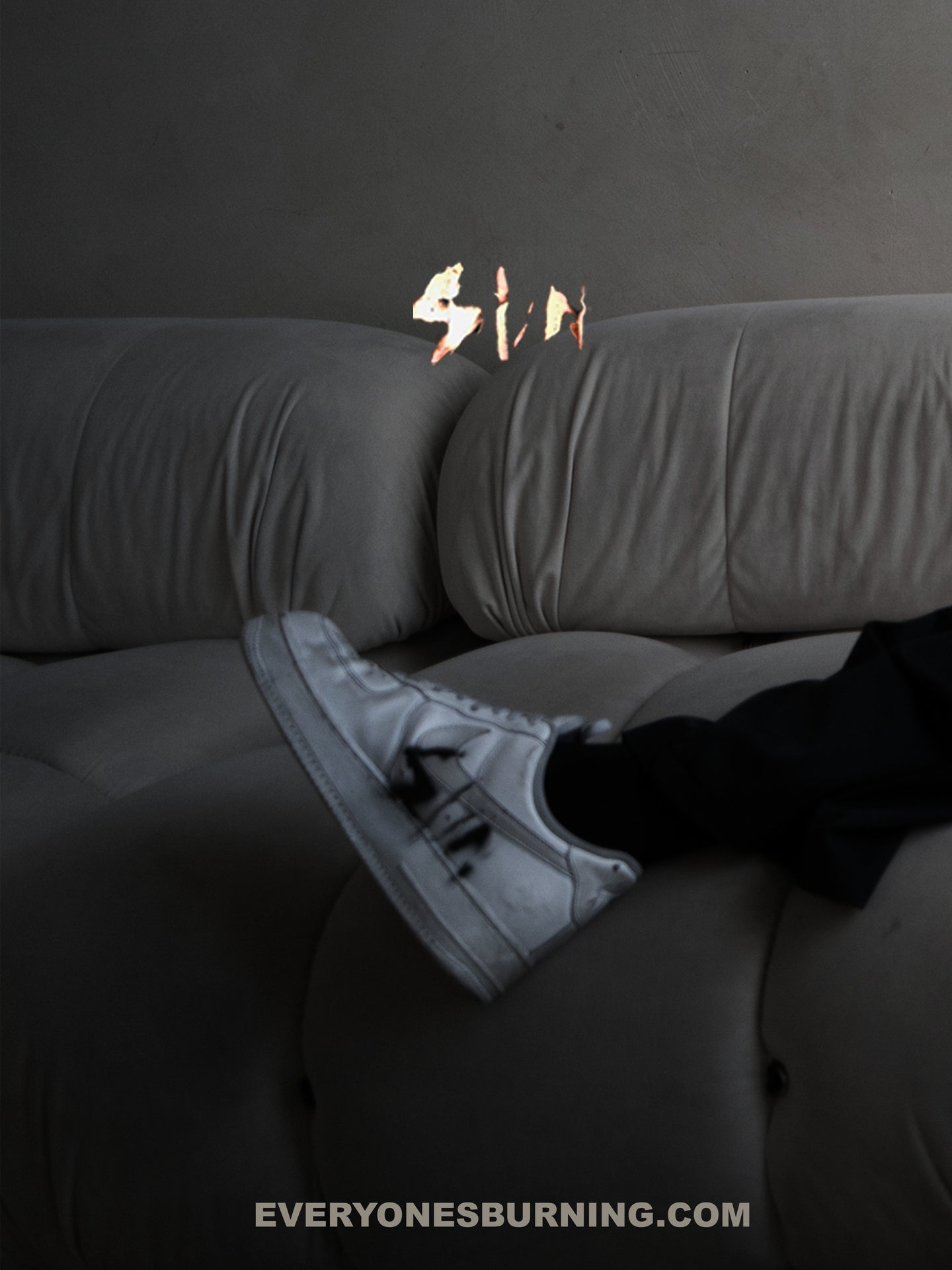 SUN – Shoe Close-Up Poster